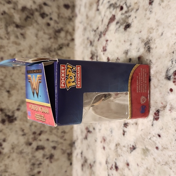 Funko Pocket Pop Keychain Wonder Woman - Picture 5 of 7